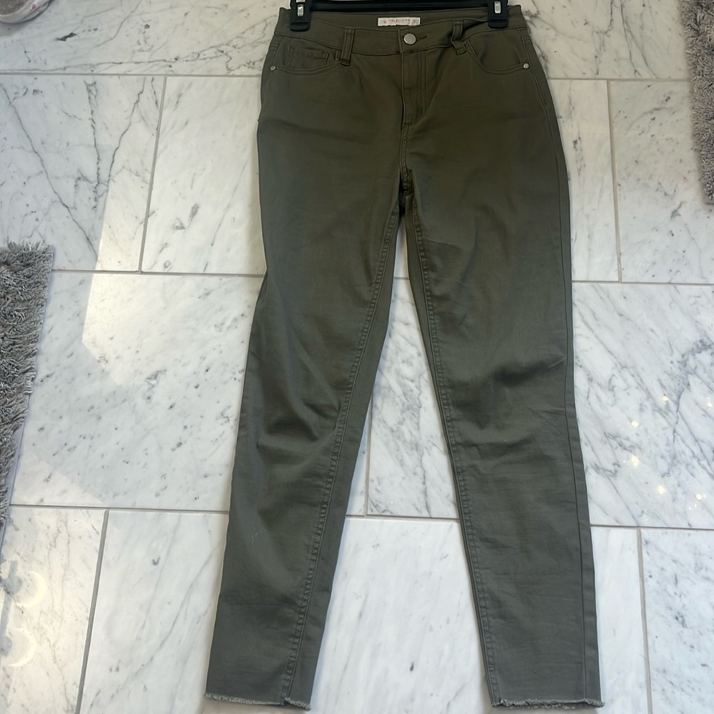Size 3, Tinseltown fringe leg jeans. Lightweight.